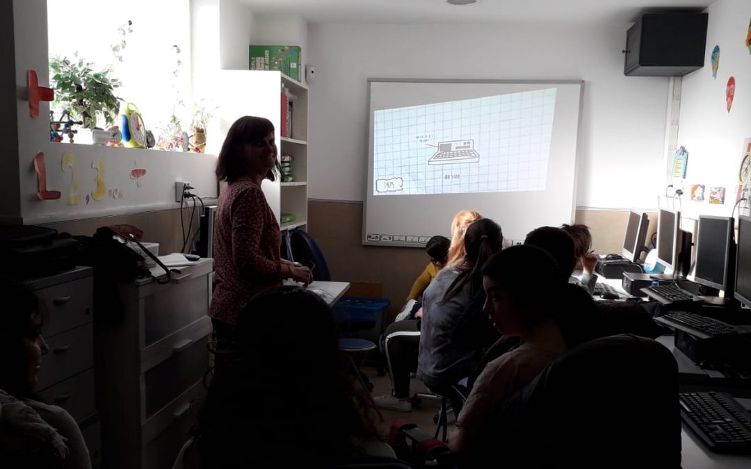 InfoSF imparte dos talleres presenciales de búsqueda de información para pacientes en la asociación Ángeles Urbanos